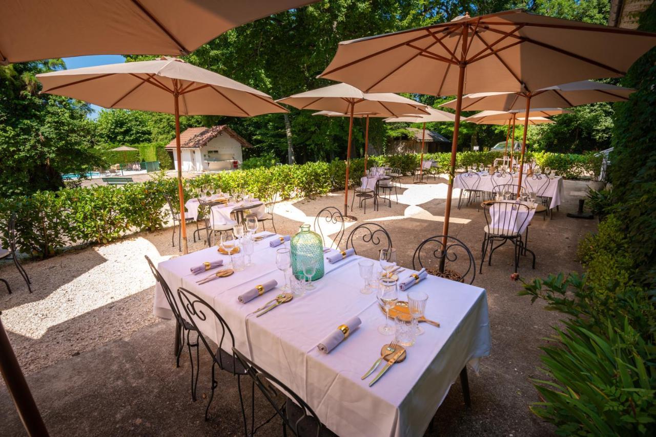 Chateau Des Ayes - Chambres & Suites Saint-Étienne-de-Saint-Geoirs Zewnętrze zdjęcie
