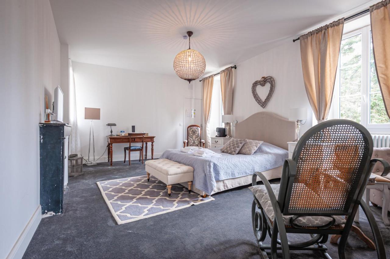 Chateau Des Ayes - Chambres & Suites Saint-Étienne-de-Saint-Geoirs Zewnętrze zdjęcie