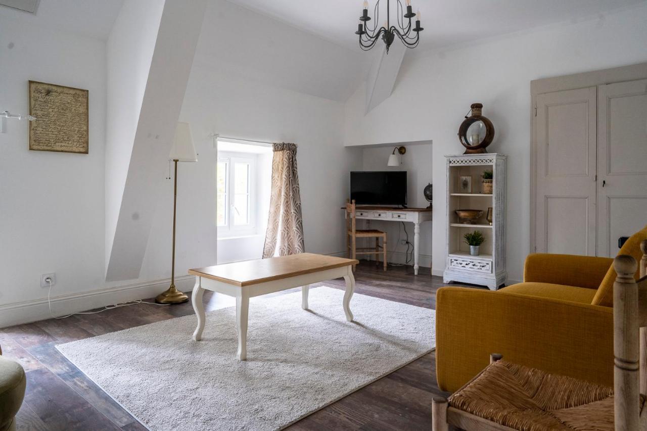 Chateau Des Ayes - Chambres & Suites Saint-Étienne-de-Saint-Geoirs Zewnętrze zdjęcie